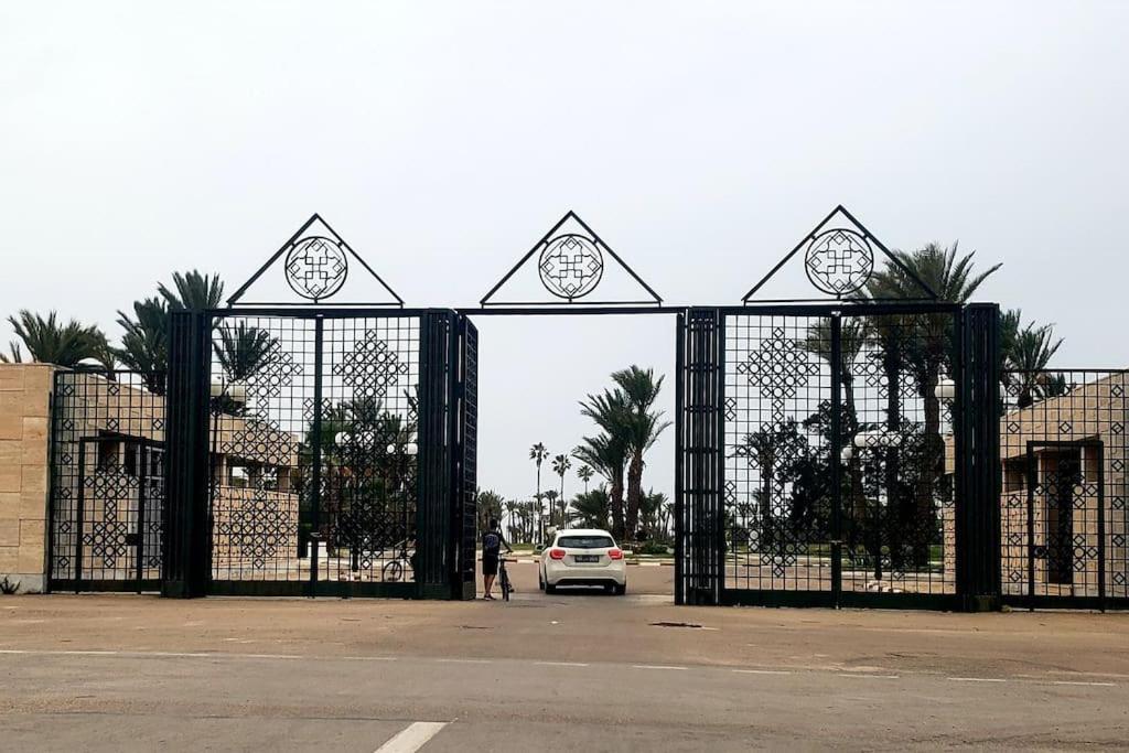 Appartement En Bord De Mer Monastir Esterno foto