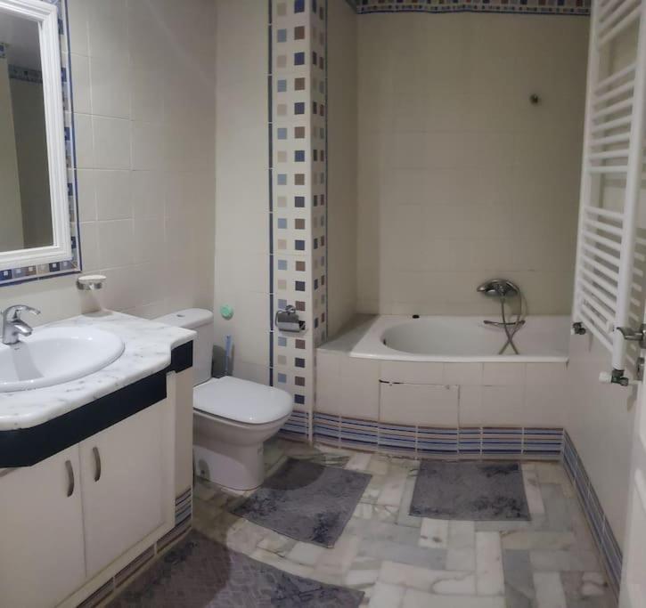 Appartement En Bord De Mer Monastir Esterno foto