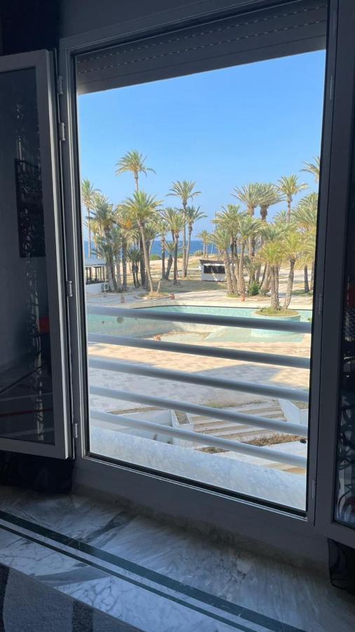 Appartement En Bord De Mer Monastir Esterno foto